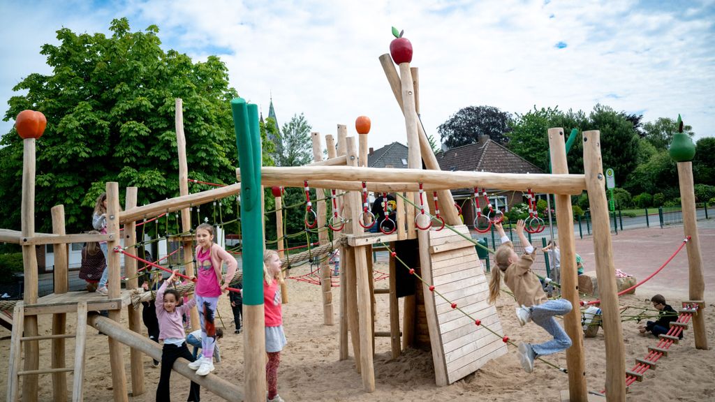 spielgeraet langfoerden 6525 edited scaled spielgeraet langfoerden 6525 edited scaled